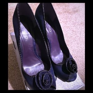 Eggplant colored, suede, Peep toe pumps